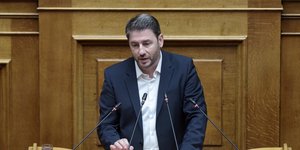 O Νίκος Ανδρουλάκης στη Βουλή για την υγεία