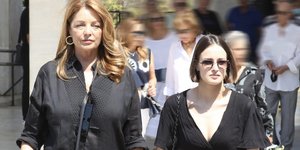 Τη μνήμη του Τόλη Βοσκόπουλου τίμησαν η σύζυγός του, Άντζελα Γκερέκου, και η κόρη του ζευγαριού, Μαρία Βοσκοπούλου