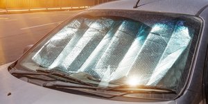 Αυτοκίνητο στον ήλιο