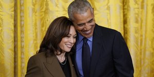 O πρώην πρόεδρος των ΗΠΑ, Μπαράκ Ομπάμα και η αντιπρόεδρος των ΗΠΑ Κάμαλα Χάρις
