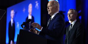 O πρόεδρος των ΗΠΑ, Τζο Μπάιντεν και ο ΓΓ του ΝΑΤΟ Γενς Στόλτενμπεργκ