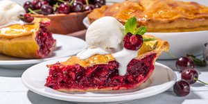 Λαχταριστό κομμάτι cherry pie