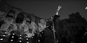 Πλάνο από το βίντεο κλιπ των Coldplay 