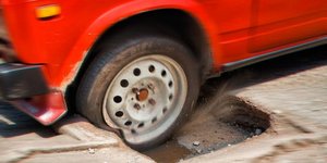 Φρενάρισμα σε λακούβα