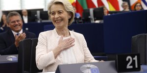  Ξανά πρόεδρος της Κομισιόν η Φον ντερ Λάιεν