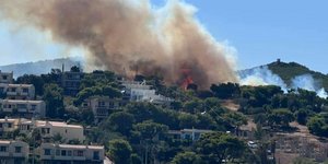 Φωτιά στο Λαύριο