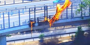 Φωτιά σε μηχανή στην έξοδο Κηφισού προς Πειραιά