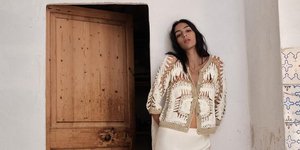 4 midi φούστες από τα Zara και Mango που θα φορέσετε μέχρι και το φθινόπωρο