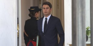 Ο Γκαμπριέλ Ατάλ στο Ελιζέ