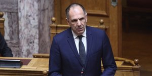 Ο Γιώργος Γεραπετρίτης στη Βουλή