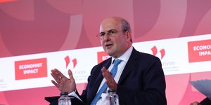 O Kωστής Χατζηδάκης