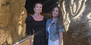 Η Καλομοίρα και η Μαριέττα Χρουσαλά απολαμβάνουν τις διακοπές τους στη Μύκονο παρέα με τους συζύγους τους