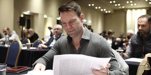 Ο Στέφανος Κασσελάκης σε συνεδρίαση της ΚΕ του ΣΥΡΙΖΑ