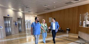 Ο Μιχάλης Κατρίνης με τη Βουλεύτρια Ευβοίας του ΠΑΣΟΚ κα Κατερίνα Καζάνη και τον Πρόεδρο των Νοσοκομειακών γιατρών Εύβοιας κ Γιώργο Νερούτσο