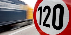 Όρια ταχύτητας σε αυτοκινητόδρομο 