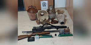 Ηράκλειο: Δύο συλλήψεις για παράνομη κατοχή όπλων και αρχαιοτήτων