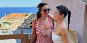 Στην Μονεμβασιά η Κάιλι Τζένερ με την Ελληνίδα κολλητή της