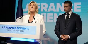 Μαρίν Λεπέν και Ζορντάν Μπαρντελά: Το ηγετικό δίδυμο της γαλλικής ακροδεξιάς 