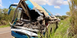 Λεωφορείο μετά από τρακάρισμα