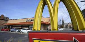 Υποκατάστημα των McDonald's στο Πίτσμπουργκ των ΗΠΑ / Φωτογραφία αρχείου: AP Photo/Gene J. Puskar