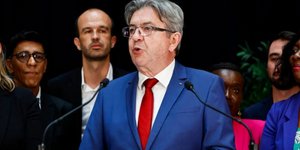 O επικεφαλής της νικήτριας αριστερής συμμαχίας Ζαν Λικ Μελανσόν