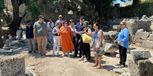 Αυτοψία της Υπουργού Πολιτισμού Λίνας Μενδώνη στα Νεώρια στον αρχαιολογικό χώρο της Περβόλας