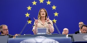 Η Ρομπέρτα Μέτσολα μιλά στο Ευρωκοινοβούλιο