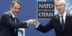 Ο Έλληνας πρωθυπουργός, Κυριάκος Μητσοτάκης με τον ΓΓ του ΝΑΤΟ Γενς Στόλτενμπεργκ