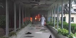 Μπανγκλαντές: Διαδηλωτές έβαλαν φωτιά στον κρατικό ραδιοτηλεοπτικό φορέα