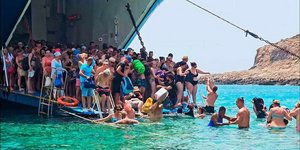 Αποβίβαση τουριστών στον Μπάλο