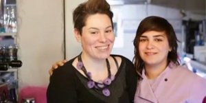 Η Άλκηστις Αλεξανδράτου με την Ντέμη Γεωργίου 