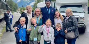 Η 9μελής οικογένεια από την Οκλαχόμα που ξέμεινε στην Αλάσκα 