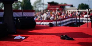 Το παπούτσι του Τραμπ μετά την απόπειρα δολοφονίας