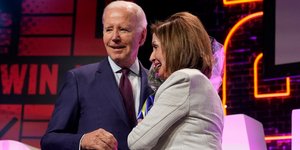 Τζο Μπάιντεν και Νάνσι Πελόζι