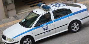 Περιπολικό της ΕΛΑΣ σε περιπολία τη νύχτα