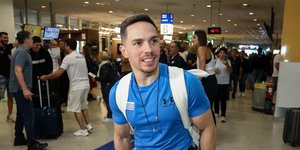 O Λευτέρης Πετρούνιας στο αεροδρόμιο