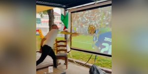 EURO 2024: Πήρε βαριά τον αποκλεισμό της Ιταλίας και εκσφενδόνισε μία πίτσα στο... πάνι 