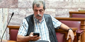 Ο Παύλος Πολάκης στη συνεδρίαση της ΚΟ του ΣΥΡΙΖΑ μετά τη διαγραφή του 