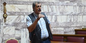 Ο Παύλος Πολάκης στην ΚΟ του ΣΥΡΙΖΑ μετά τη διαγραφή του