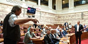 Πολάκης μαινόμενος στην ΚΟ του ΣΥΡΙΖΑ μετά τη διαγραφή του