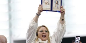  Η Ρουμάνα ακροδεξιά ευρωβουλευτής ευρωβουλευτής Νταϊάνα Σοσοάτσα