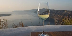 Κρασί στη Σαντορίνη