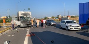 Σύγκρουση νταλίκες στον Ισθμό