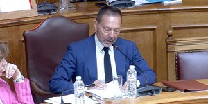 Ο Γιάννης Στουρνάρας στη Βουλή