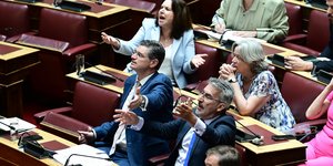 ΣΥΡΙΖΑ στα εδρανα