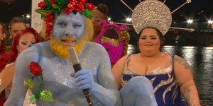 Ποιος είναι ο γυμνός μπλε Διόνυσος από την Τελετή Έναρξης