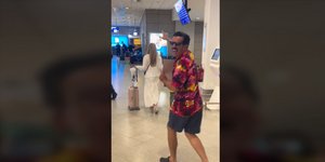 Η τρελή φάρσα του Θάνου Κιούση στην σύζυγό του στο αεροδρόμιο