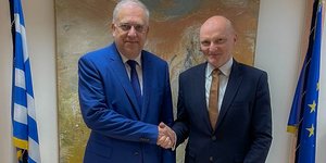 Ο υπουργός Ανάπτυξης, Τάκης Θεοδωρικάκος με τον Γερμανό Πρέσβη στην Ελλάδα, Αντρέας Κιντλ