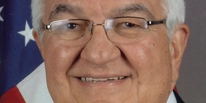 Ο Ελληνοαμερικανός λομπίστας, Τομ Κορολόγος