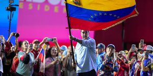 O πρόεδρος της Βενεζουέλας, Νικολάς Μαδούρο στο φινάλε της προεκλογικής καμπάνιας του